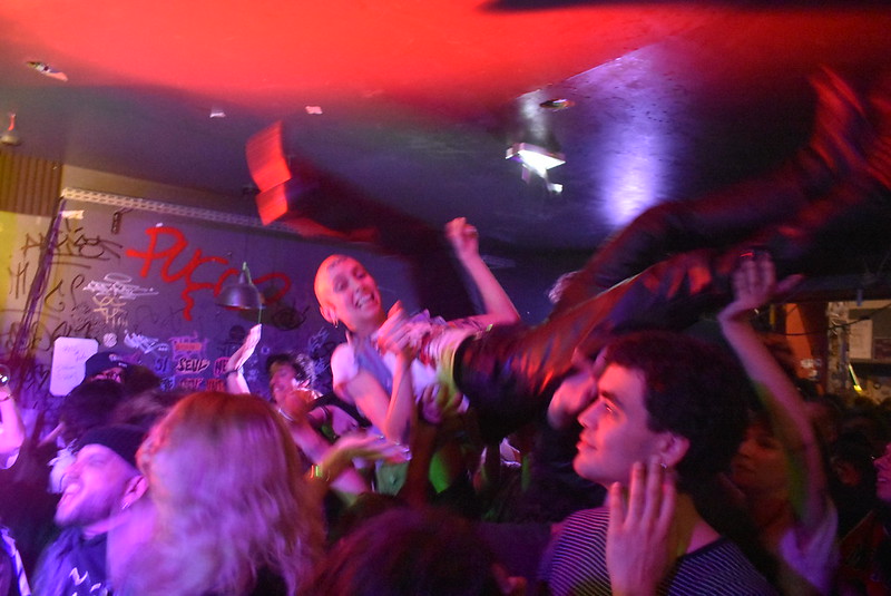 D&eacute;licieux enfant + Liquid Jane + Le Bien + Kriegelstein + Catchy Peril + La Flingue (Release Party Massilia's Burning again) en concert